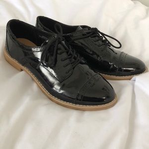 Black Shiny Oxford shoes